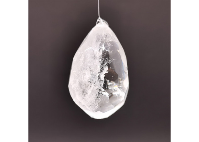 Une boule à facettes en cristal harmonise le CHI de la maison. - Feng Shui  Françoise Chevalier